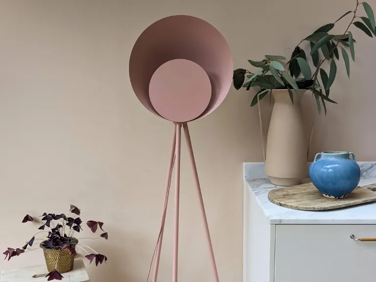 Blossom pink diffuser floor lamp