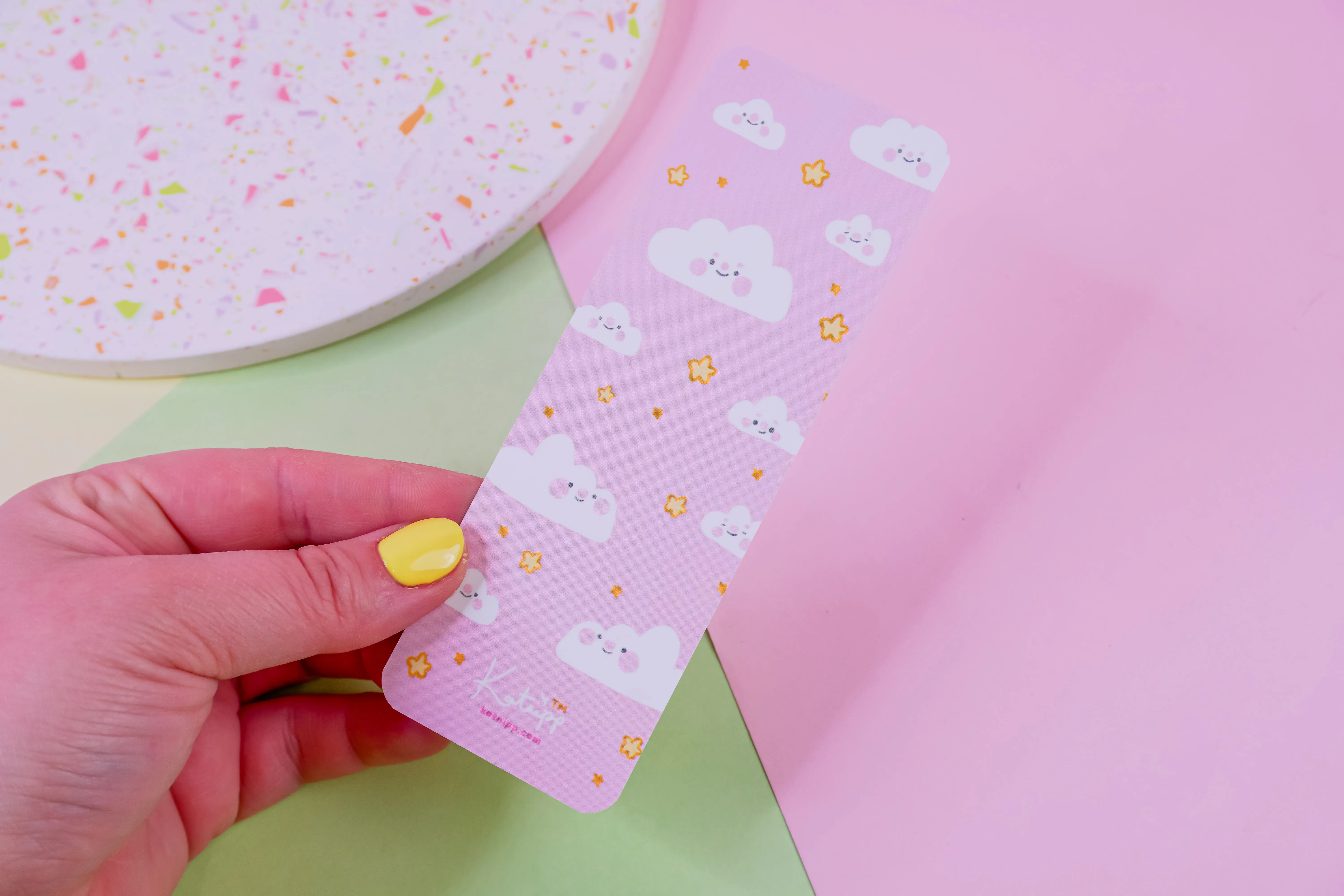 Bumblebutt Bee Bookmark | Cute Kawaii Vinyl Bookmark for Book Lovers & Bookish Stationery Gift