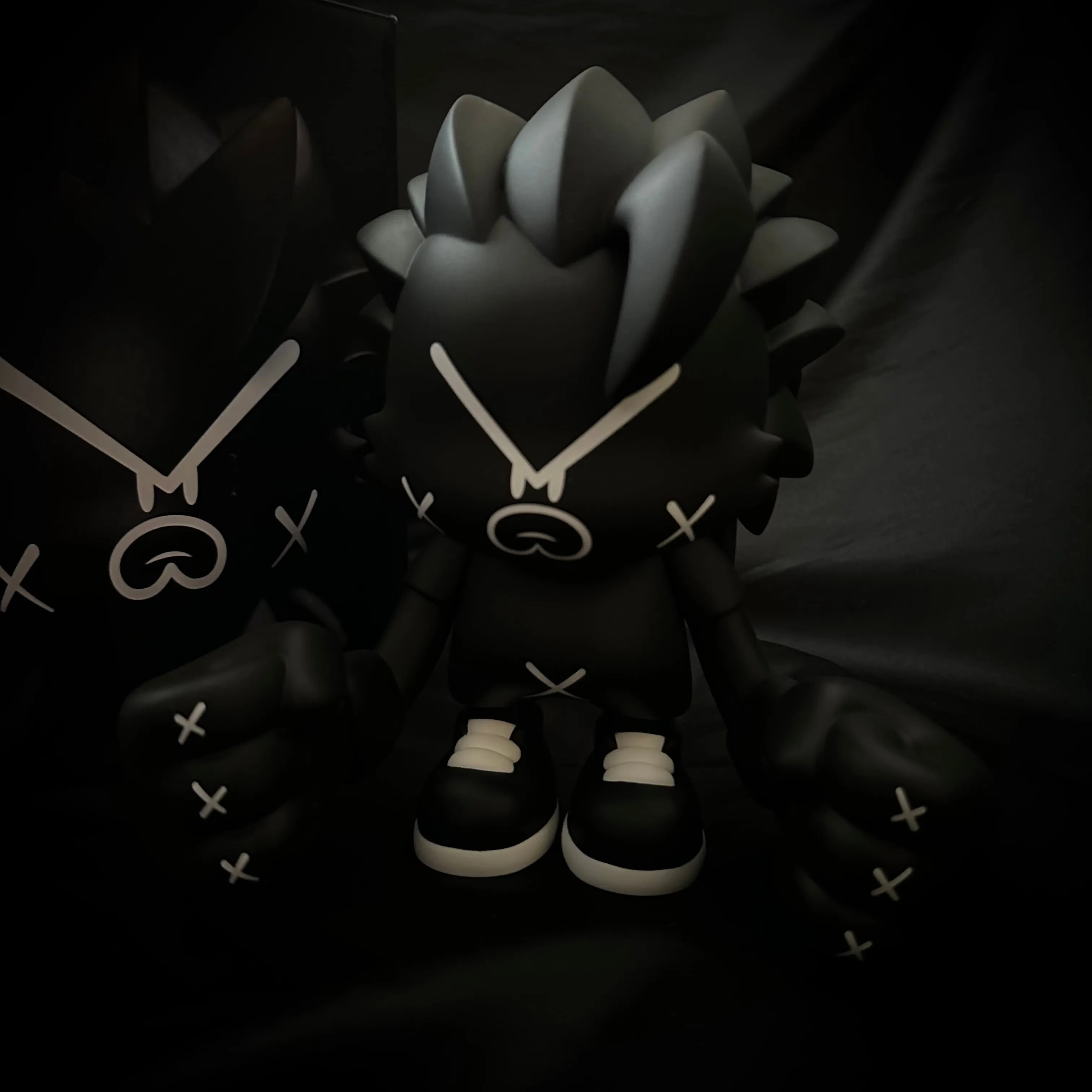 KNUCKLE DUSTER SHADOW BOXER