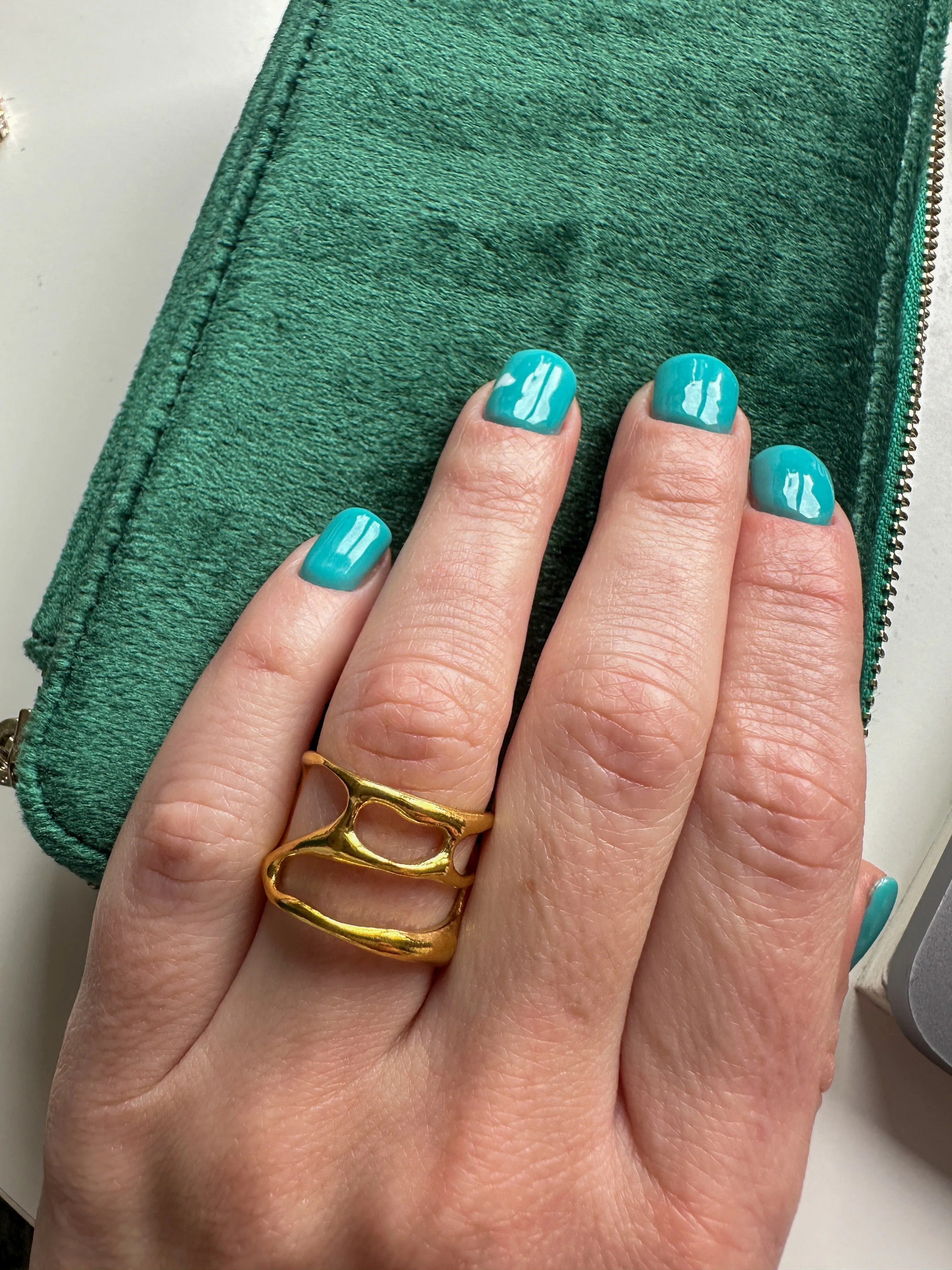 Maxi abstract ring